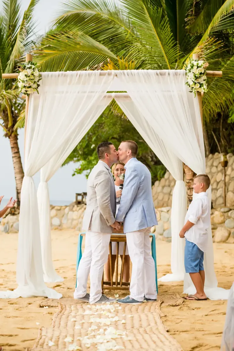 Beach wedding in Puerto Vallarta 6